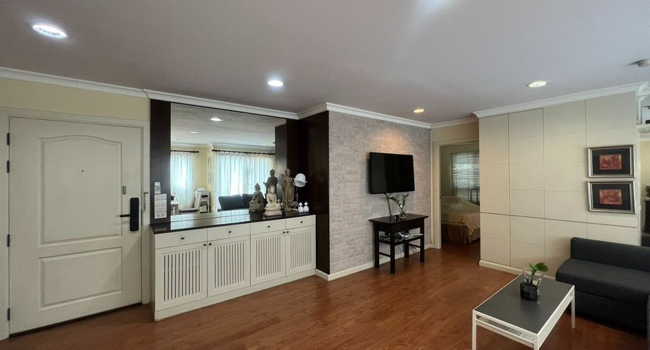 For sale 1 bed condo in Khlong Toei, Bangkok