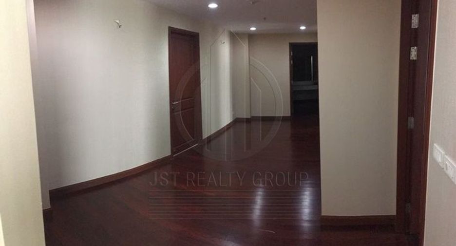 For sale 4 bedrooms condo in Pathum Wan, Bangkok