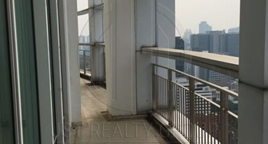 For sale 4 bedrooms condo in Pathum Wan, Bangkok