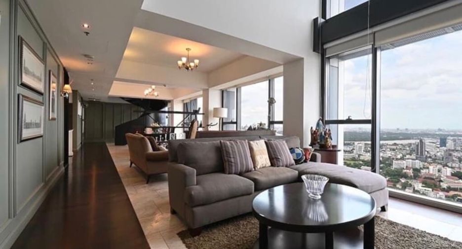 For rent 4 bedrooms condo in Sathon, Bangkok