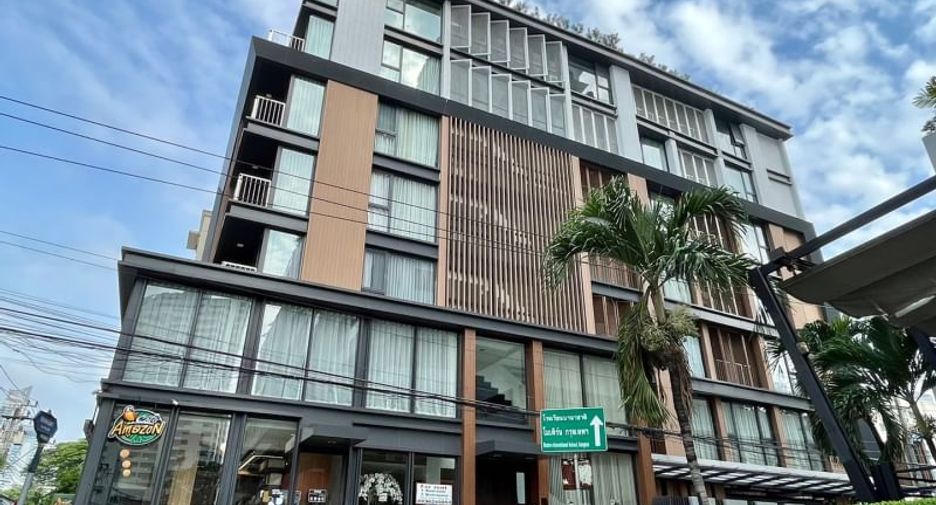 For rent 2 bedrooms condo in Watthana, Bangkok