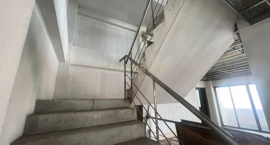 Gewerbefläche zum Kauf mit 8 Zimmer in Bang Bua Thong, Nonthaburi
