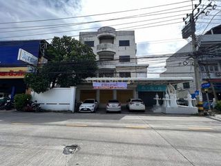 Gewerbefläche zum Kauf mit 8 Zimmer in Bang Bua Thong, Nonthaburi