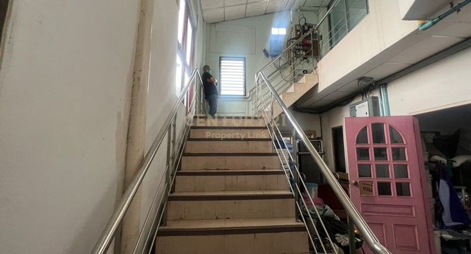 Gewerbefläche zum Kauf mit 8 Zimmer in Bang Bua Thong, Nonthaburi