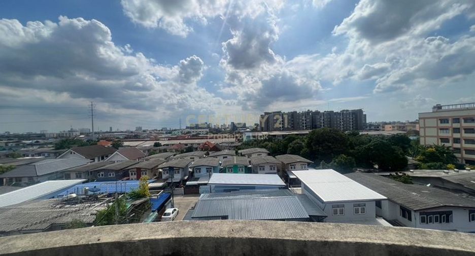 Gewerbefläche zum Kauf mit 8 Zimmer in Bang Bua Thong, Nonthaburi