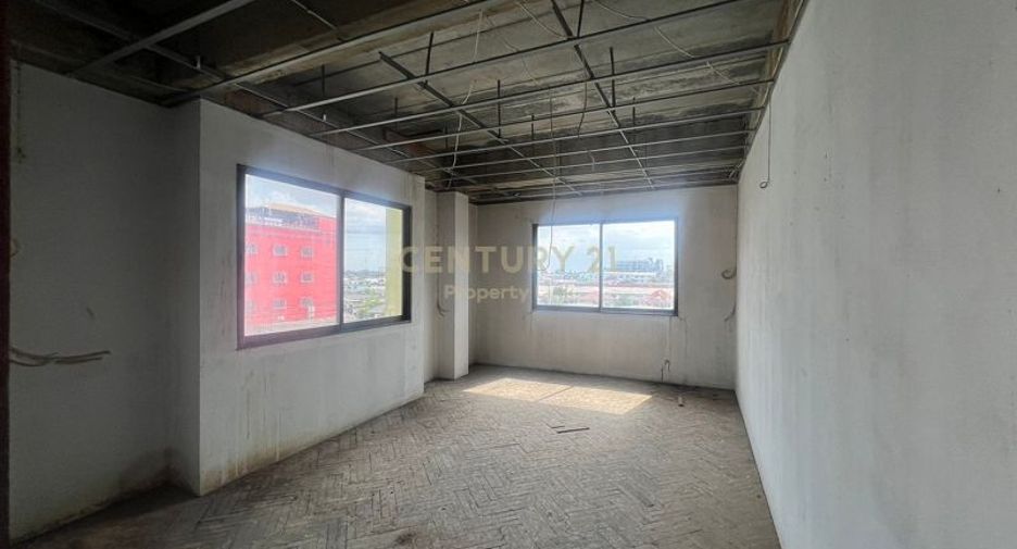 Gewerbefläche zum Kauf mit 8 Zimmer in Bang Bua Thong, Nonthaburi