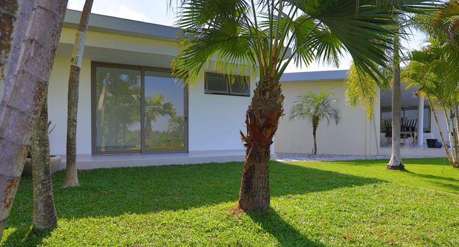 For sale 3 bedrooms house in Sattahip, Chonburi