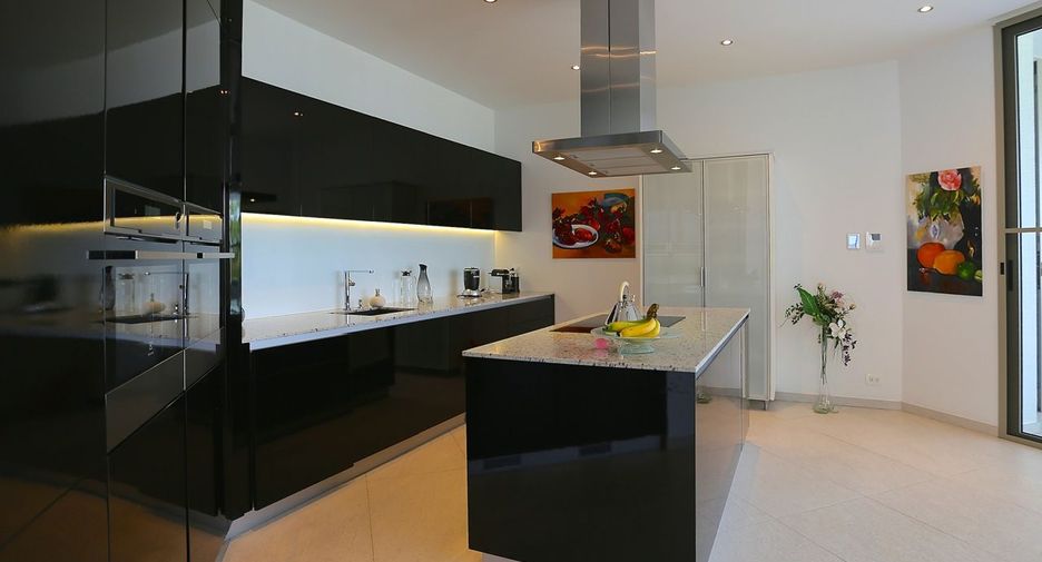 For sale 3 bedrooms house in Sattahip, Chonburi