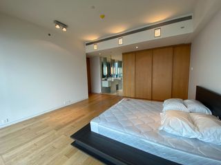 For rent 3 bedrooms condo in Sathon, Bangkok