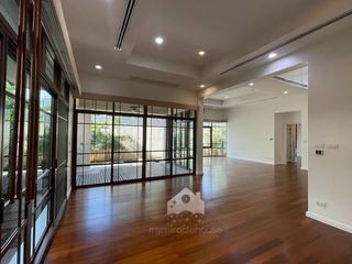 For rent 4 Beds house in Watthana, Bangkok