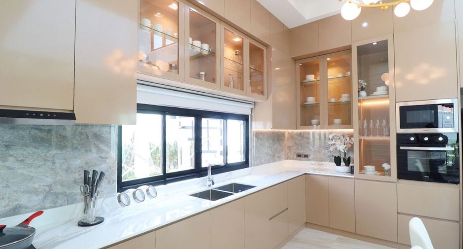 For sale 3 bedrooms villa in Bang Lamung, Chonburi