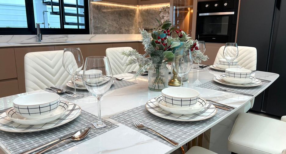 For sale 3 bedrooms villa in Bang Lamung, Chonburi
