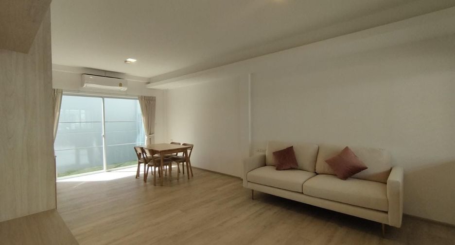 For rent 3 bedrooms townhouse in Prawet, Bangkok
