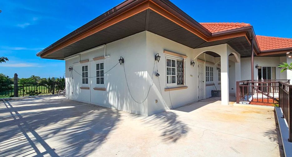 For sale 4 Beds villa in Ban Chang, Rayong