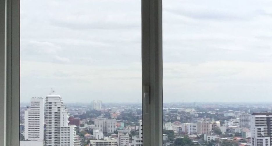 Condo en alquiler y en venta de 2 habitaciones en Watthana, Bangkok