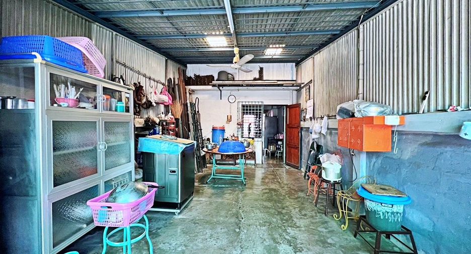 For sale 3 bed retail Space in Thon Buri, Bangkok
