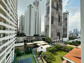 For rent 4 Beds condo in Khlong Toei, Bangkok