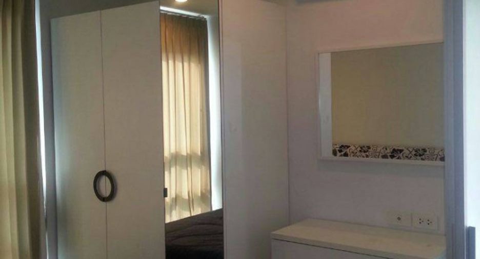 For sale 1 Beds condo in Huai Khwang, Bangkok