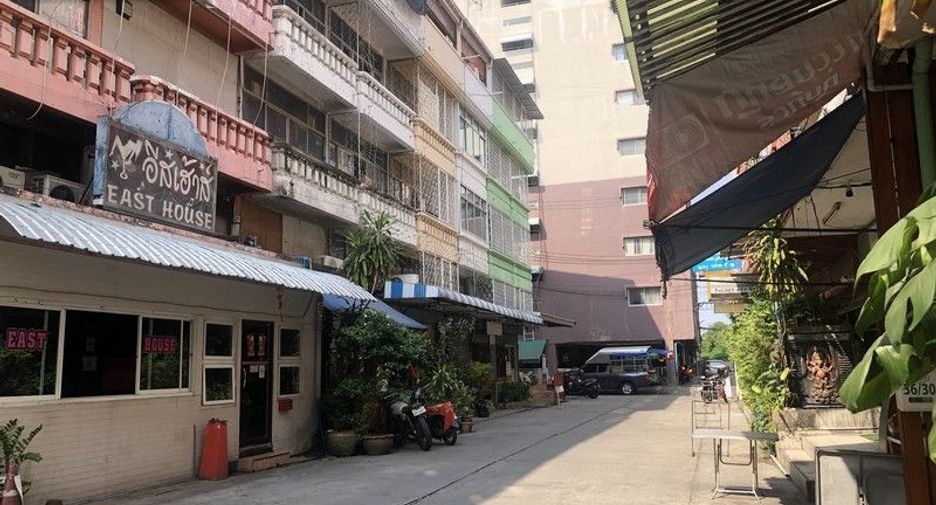 For sale 4 Beds retail Space in Lak Si, Bangkok