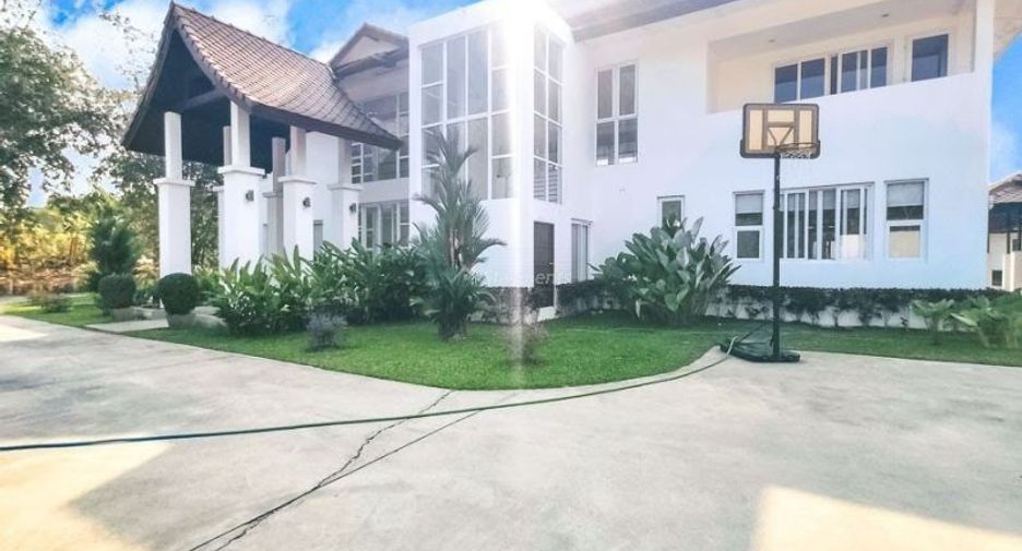 Villa en alquiler y en venta de 4 habitaciones en Mae Rim, Chiang Mai