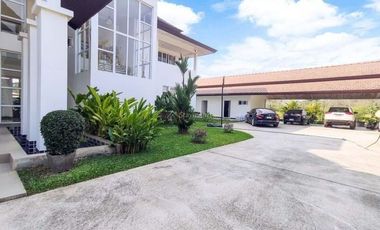 Villa en alquiler y en venta de 4 habitaciones en Mae Rim, Chiang Mai