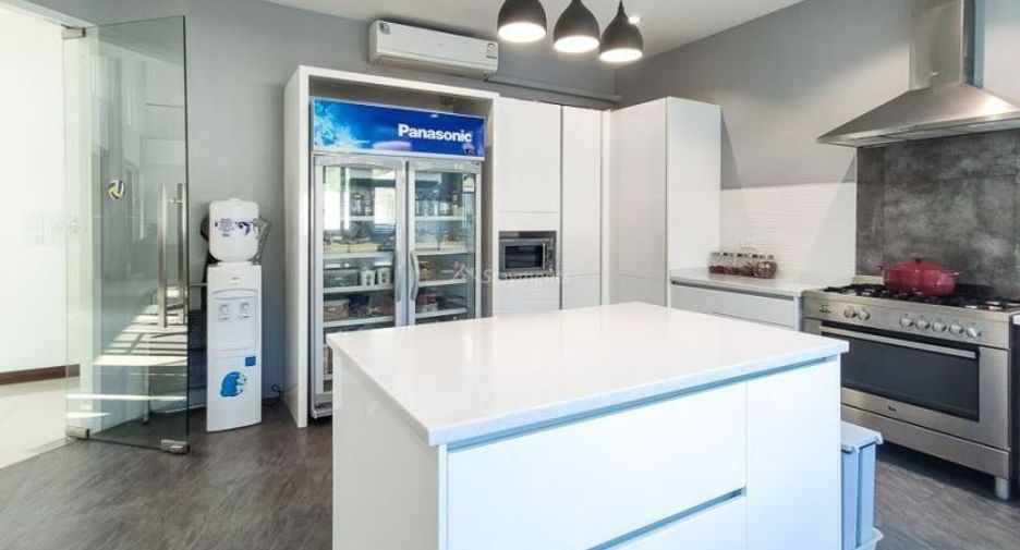 Villa en alquiler y en venta de 4 habitaciones en Mae Rim, Chiang Mai