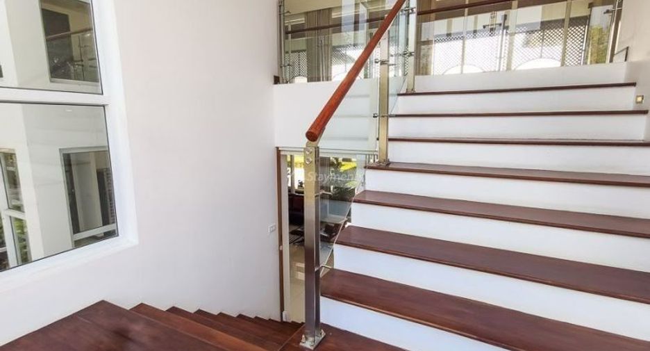 Villa en alquiler y en venta de 4 habitaciones en Mae Rim, Chiang Mai