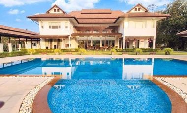 Villa en alquiler y en venta de 4 habitaciones en Mae Rim, Chiang Mai