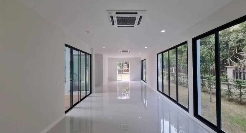 À vendre 4 chambres maison à Sattahip, Chonburi