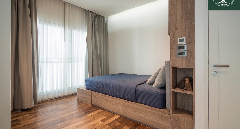 For rent 2 bedrooms condo in Watthana, Bangkok