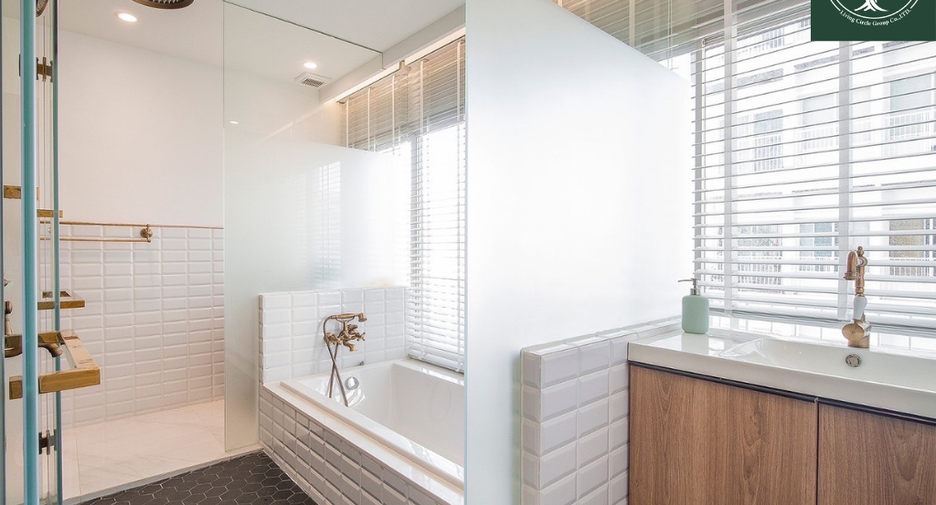 For rent 2 bedrooms condo in Watthana, Bangkok