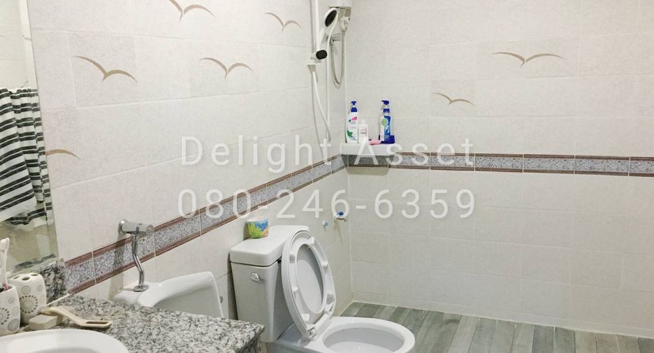 Casa adosada en venta de 5 habitaciones en Khlong San, Bangkok