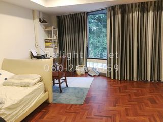 For sale 5 bed townhouse in Khlong San, Bangkok