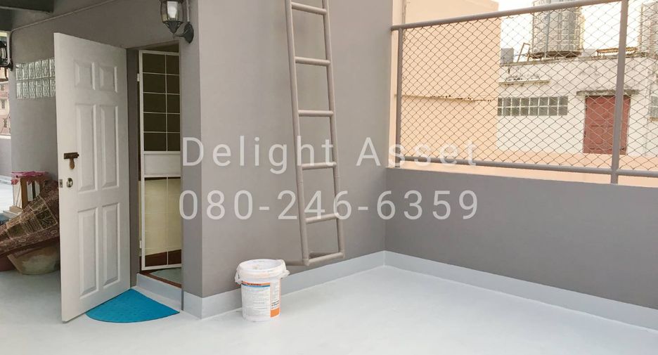 Casa adosada en venta de 5 habitaciones en Khlong San, Bangkok