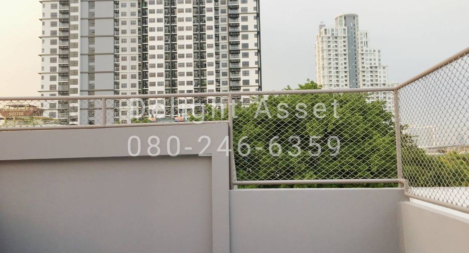 Casa adosada en venta de 5 habitaciones en Khlong San, Bangkok