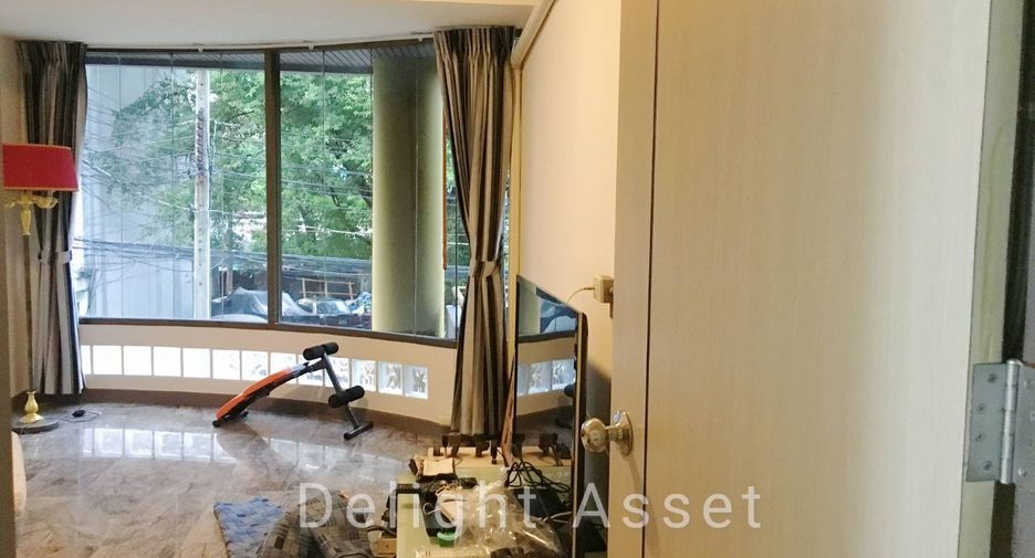 Casa adosada en venta de 5 habitaciones en Khlong San, Bangkok