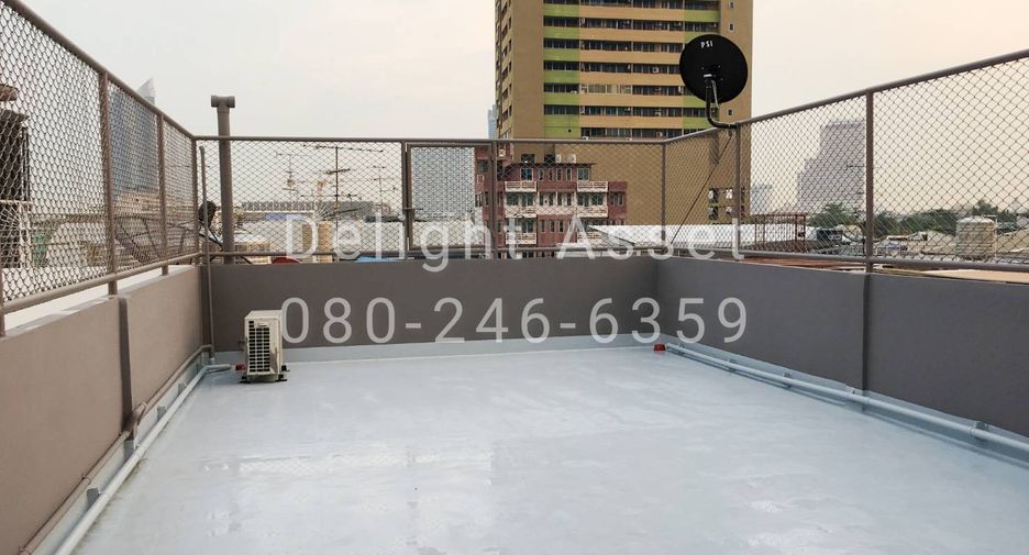 Casa adosada en venta de 5 habitaciones en Khlong San, Bangkok