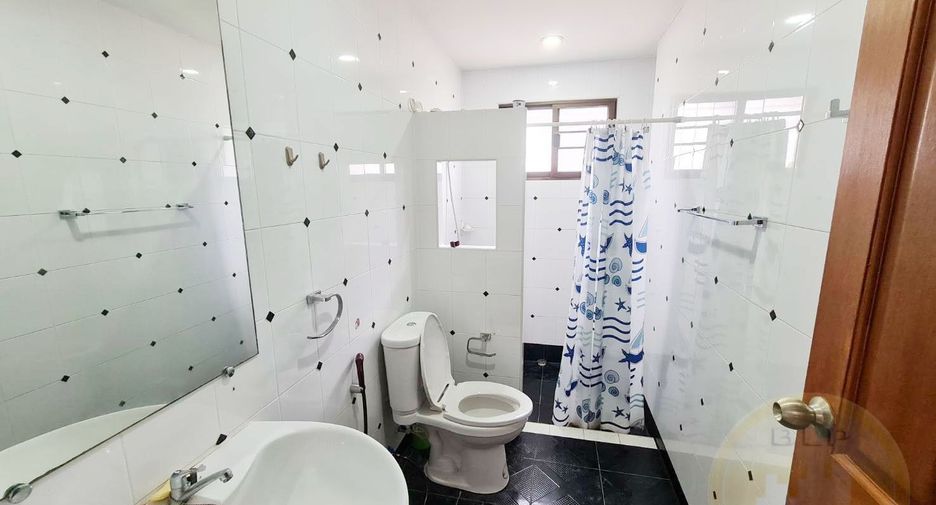 Casa en alquiler y en venta de 3 habitaciones en Bang Lamung, Chonburi