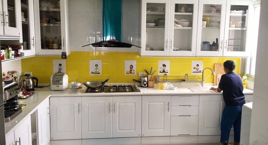 Продажа 3 спальни кондо в Щаттхана, Бангкок