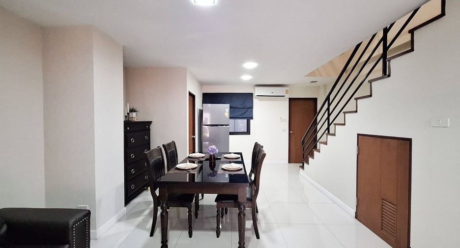 For rent 34 Beds townhouse in Mueang Chiang Mai, Chiang Mai