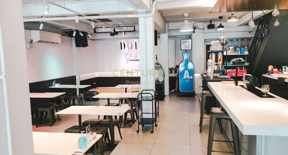 For sale 2 bedrooms retail Space in Khlong Toei, Bangkok