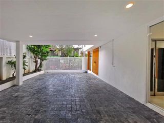 Продажа 5 спальни дом в Пхра Кханонг, Бангкок