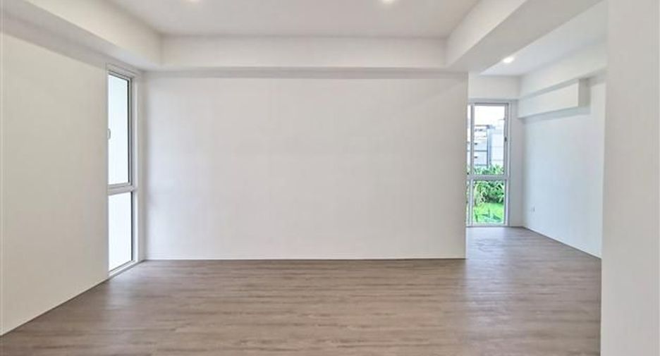 For sale 5 bedrooms house in Phra Khanong, Bangkok
