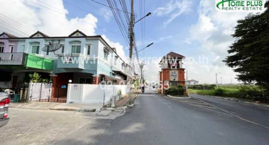 出售 3 卧室 联排别墅 在 Khlong Sam Wa, 曼谷