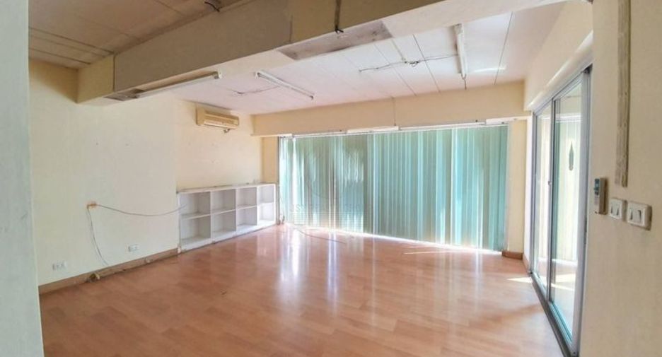For rent office in Thawi Watthana, Bangkok