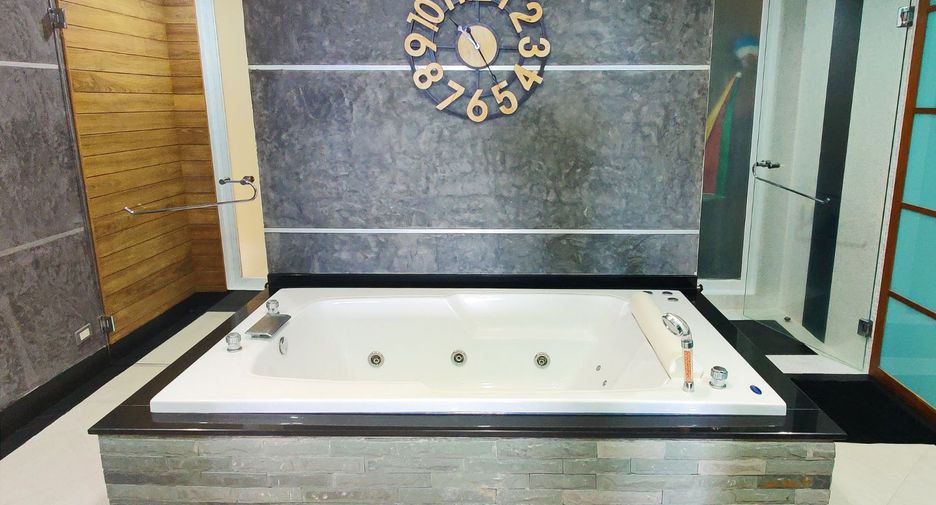 For sale 3 bedrooms condo in Mueang Phuket, Phuket