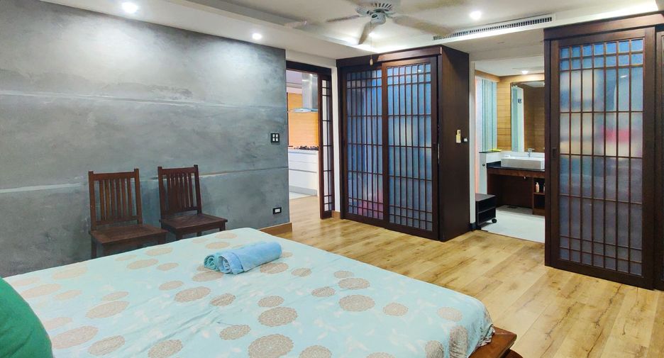 For sale 3 bedrooms condo in Mueang Phuket, Phuket