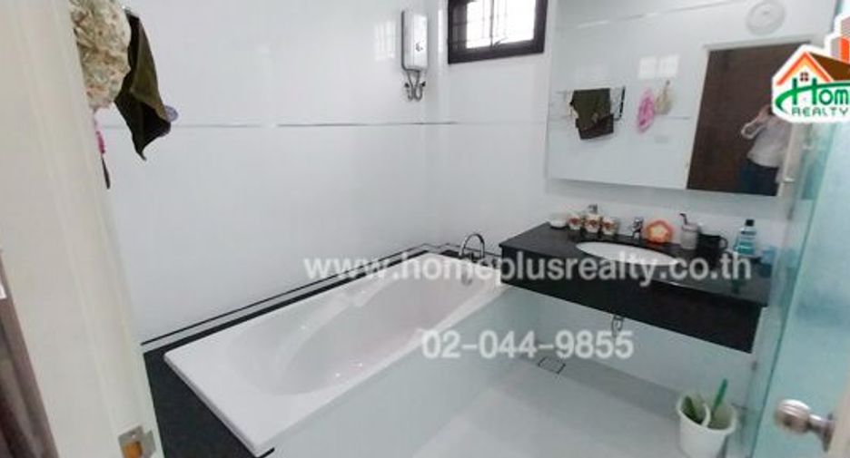 出售 3 卧室 独立屋 在 Mueang Nakhon Pathom, Nakhon Pathom