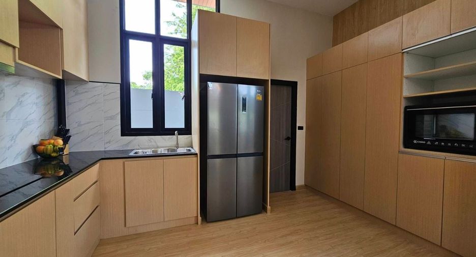 For sale 4 bedrooms villa in Sattahip, Chonburi