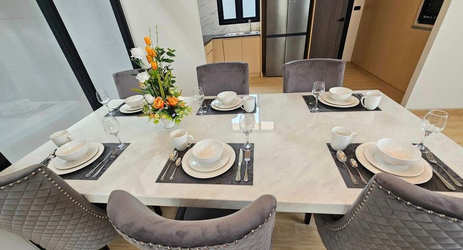 For sale 4 bedrooms villa in Sattahip, Chonburi